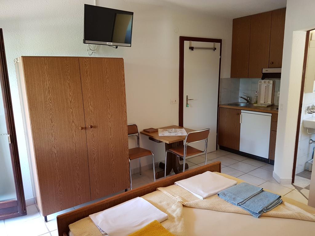 Ferienwohnung Casa Gudelj Pirovac Exterior foto